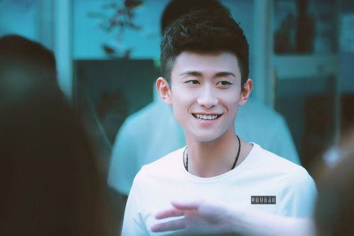 张一山圈内人爆料,娱乐圈背后的真实故事  第1张